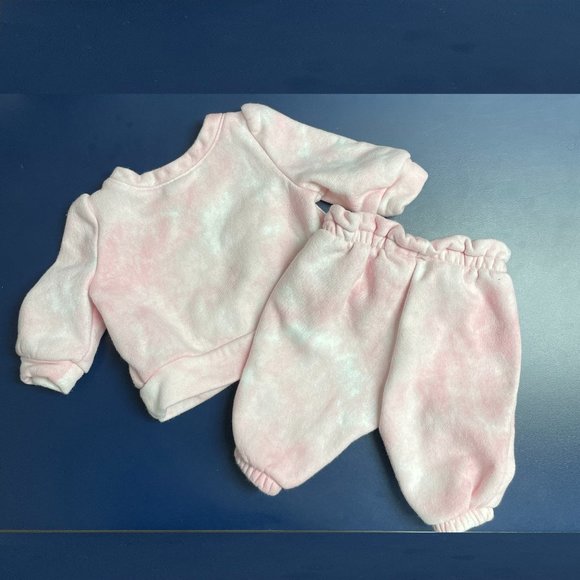 Baby Gap Tie-Dye Sweat Set - Picture 5 of 8